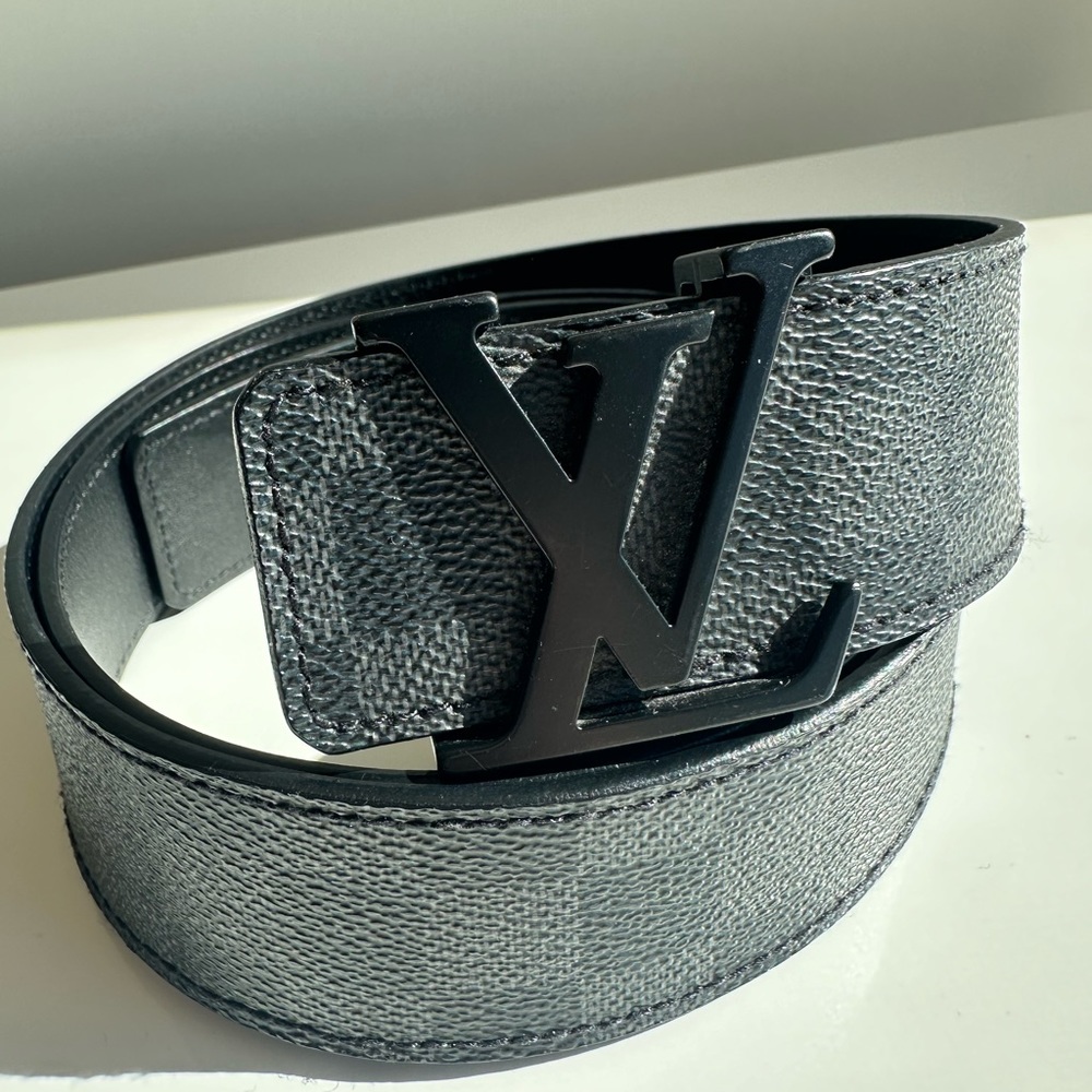 LOUIS VUITTON
LV Initials Damier Graphite Pattern Belt
Size: 100/40